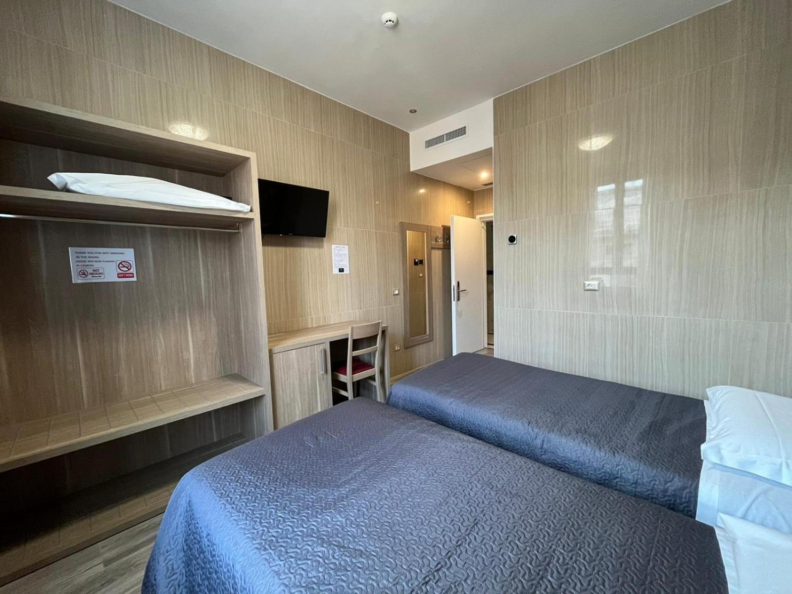 Hotel Midway Milán Exteriér fotografie